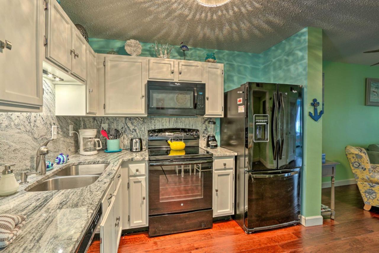 Colorful Hilton Head Condo With Beach And Pool Access! Гілтон-Гед-Айленд Екстер'єр фото